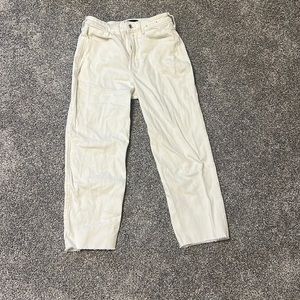 hollister, white jeans !